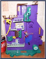 Climb the Tower of Tyranny from Spider-Man - Mini-Playcases manufactured by Toy Biz [Loose]