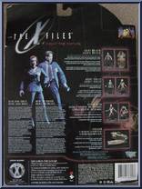 Attack Alien with Primative Man from X-Files - Fight the Future - Series 1 manufactured by McFarlane [Multi-Lingual Back]