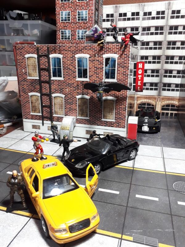 Batfamily (Heroclix) Custom Diorama / Playset