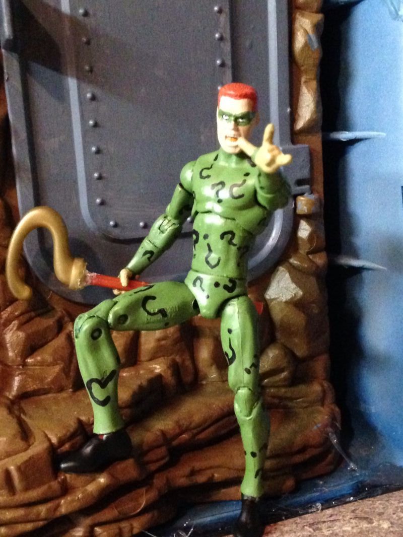 riddler statues